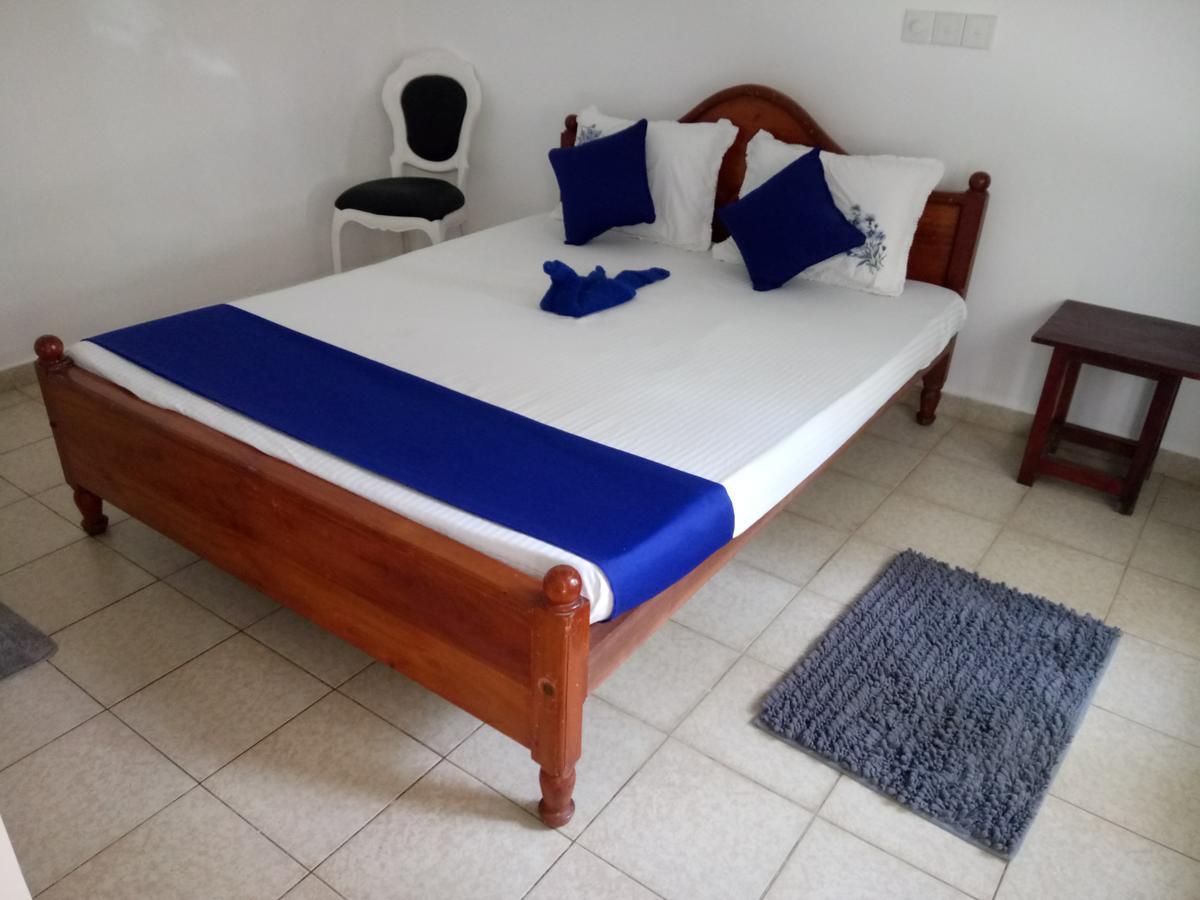 Oasis Beach Hotel Негомбо Екстер'єр фото