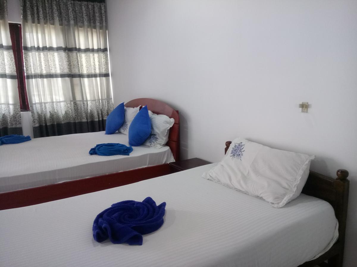 Oasis Beach Hotel Негомбо Екстер'єр фото