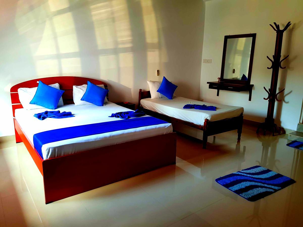 Oasis Beach Hotel Негомбо Екстер'єр фото