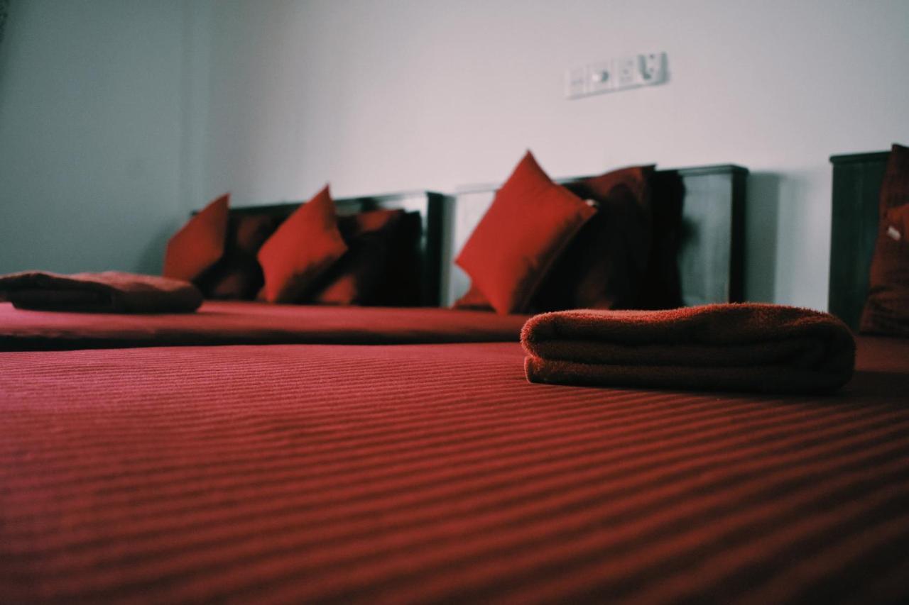 Oasis Beach Hotel Негомбо Екстер'єр фото